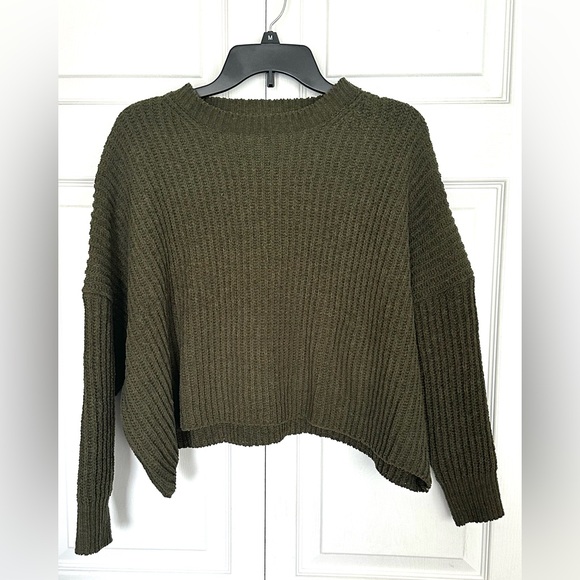 Poof Apparel Olive Chenille Cropped Long Sleeve Sweater-Size Medium - Picture 3 of 9